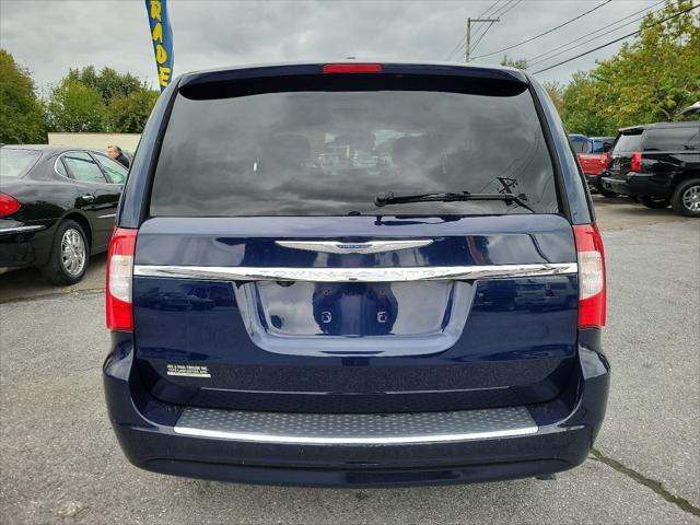 2016 chrysler town & country touring