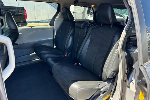 2014 toyota sienna se