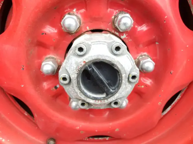 nissan atlas fire engine truck 1993 diesel 4x4. real mileage 11,000ml