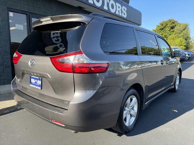 2020 toyota sienna le