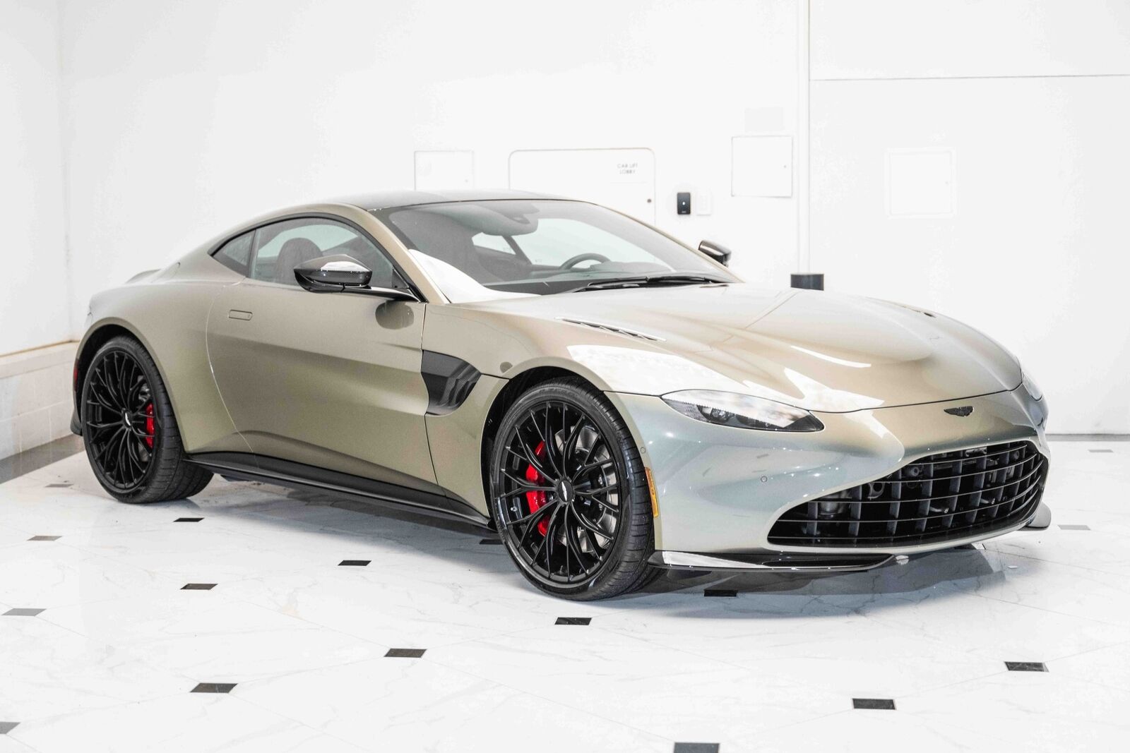 2023 aston martin vantage v8 coupe