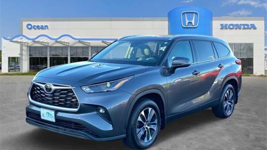 2022 toyota highlander xle