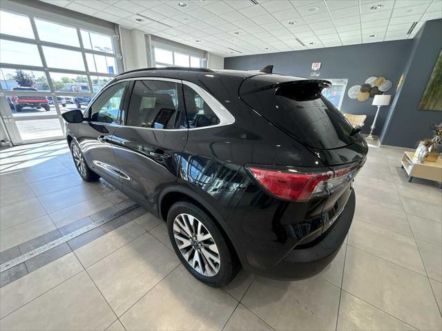 2022 ford escape titanium