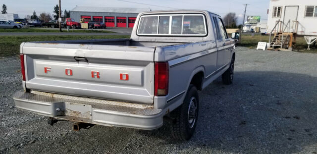 1985 f250 extended cab 1 owner- low miles- -5.8, auto, 4x4- no reserve