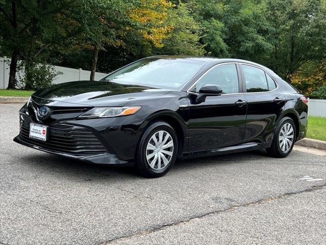 2020 toyota camry le