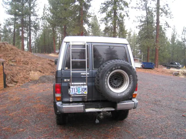 toyota land cruiser hzj73 diesel, automatic, a/c and removable top rhd