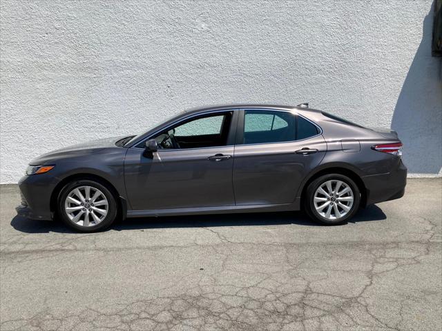 2019 toyota camry le