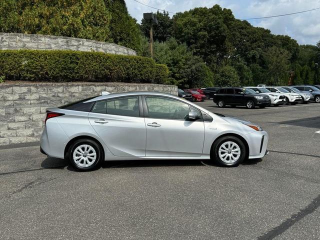 2022 toyota prius le
