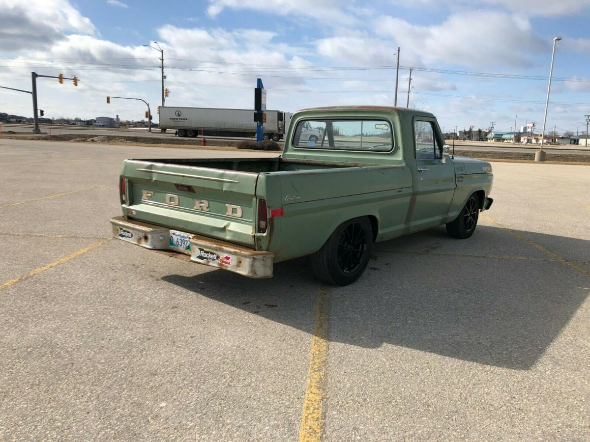 1971 ford f250 reg cab short box custom! modern driver!drives like new looks old