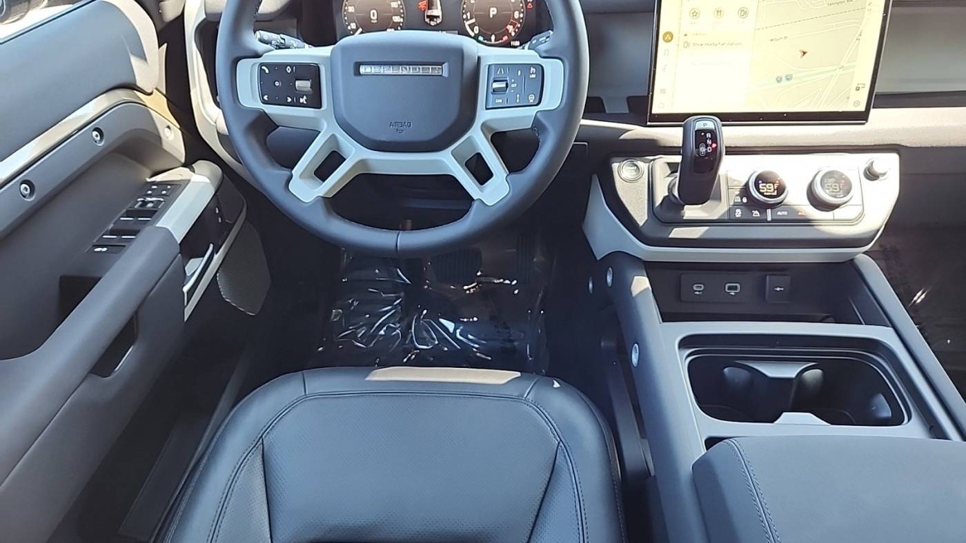 2023 land rover defender 130 se