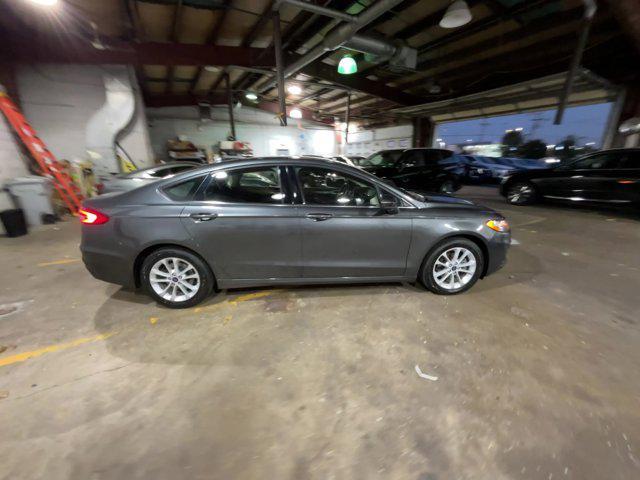 2020 ford fusion se