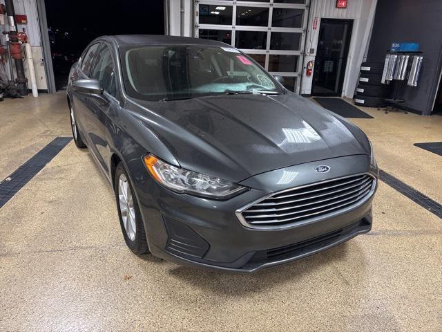 2020 ford fusion se