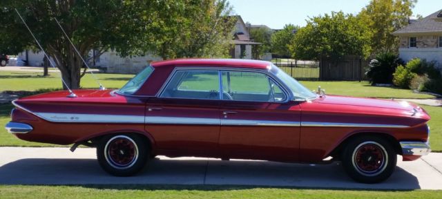 1961 impala 4-door hardtop sport sedan