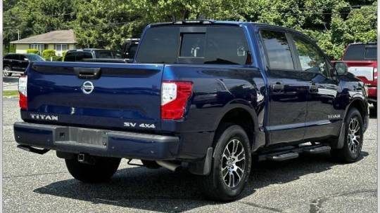 2022 nissan titan sv