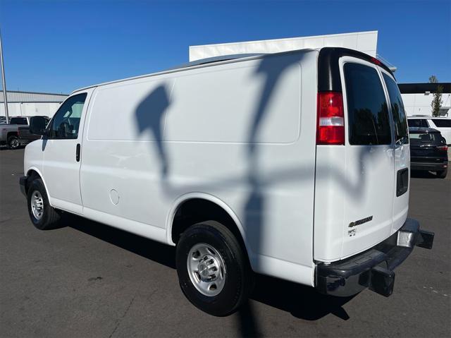 2022 chevrolet express 2500 rwd 2500 regular wheelbase wt