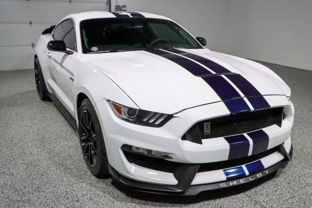 2019 ford shelby gt350 base
