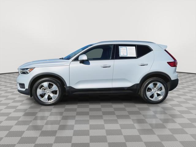 2022 volvo xc40 t4 momentum