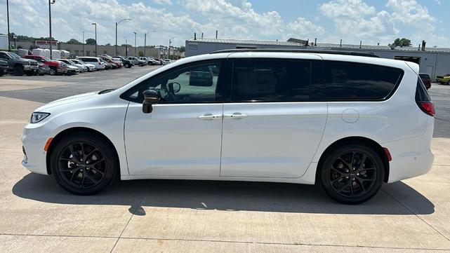 2024 chrysler pacifica touring-l