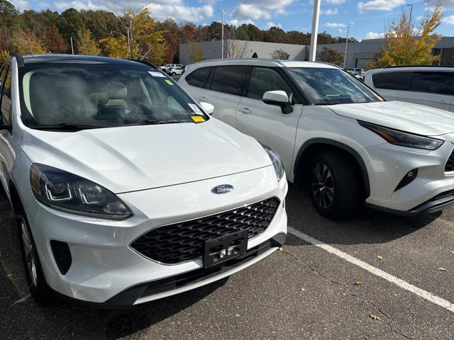2020 ford escape se