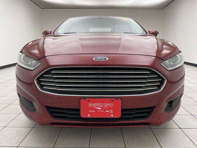 2016 ford fusion se