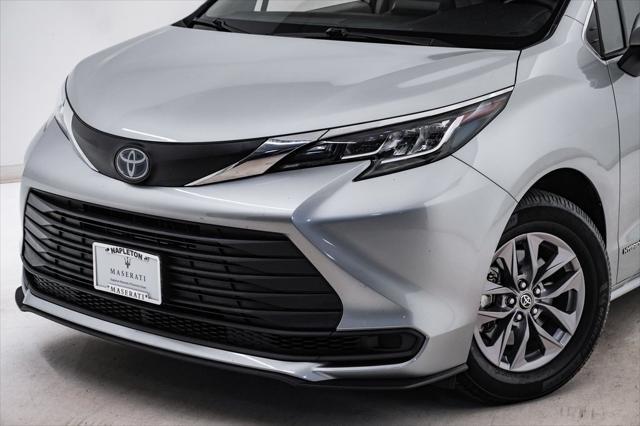 2021 toyota sienna le