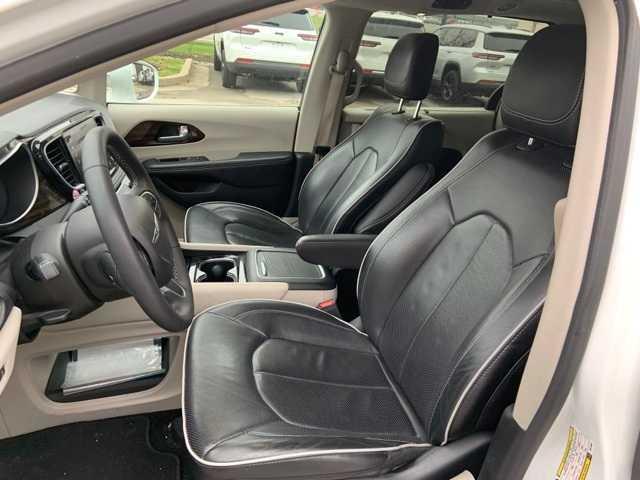 2022 chrysler pacifica limited
