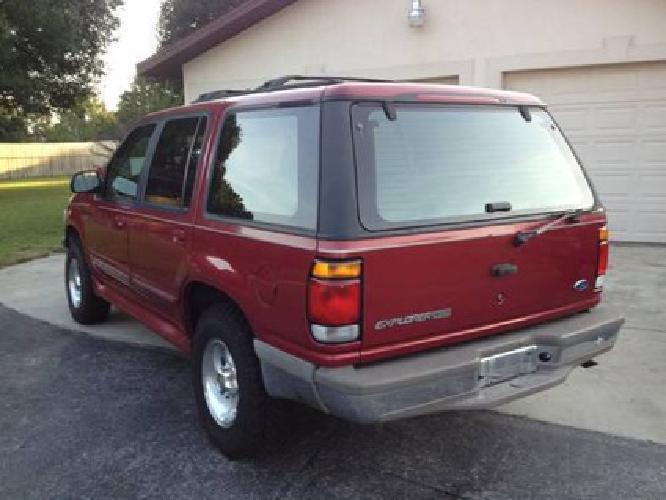 1996 ford explorer xlt, leather, runs good, cold air! new tires in bradenton, fl