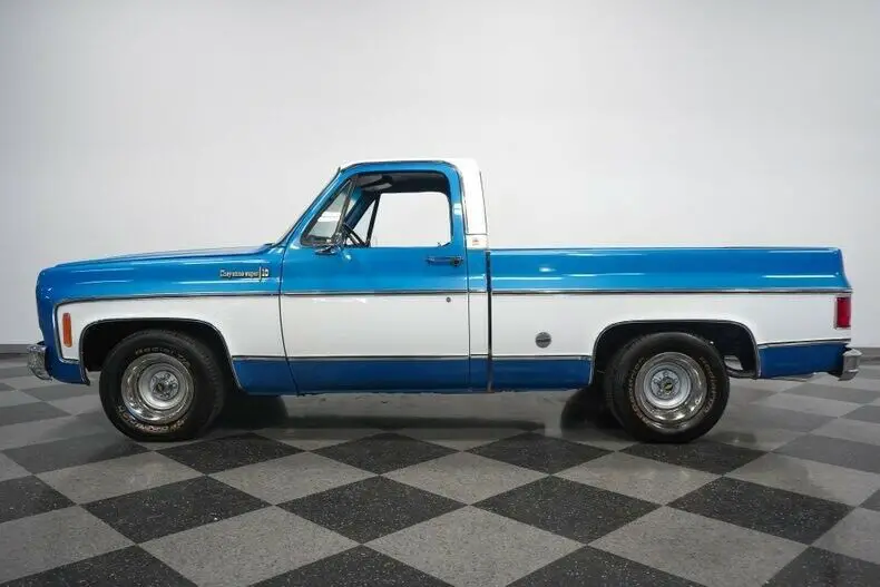 v8 bbc auto a/c classic vintage collector c-10 blue chevy edelbrock