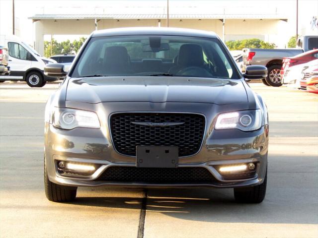 2021 chrysler 300 touring