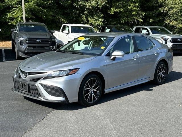 2022 toyota camry se