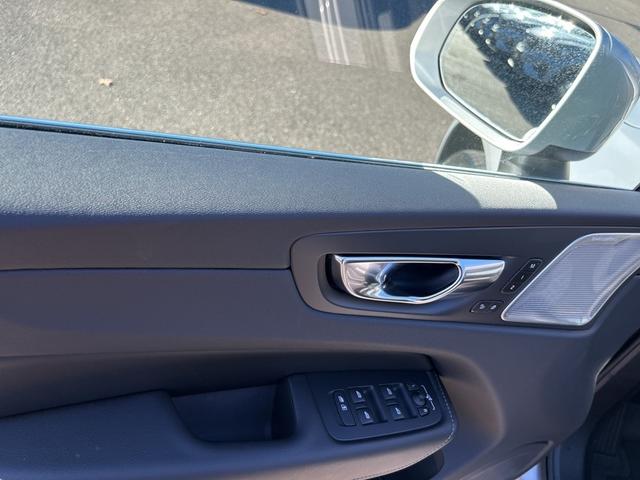 2022 volvo xc60 b5 awd inscription