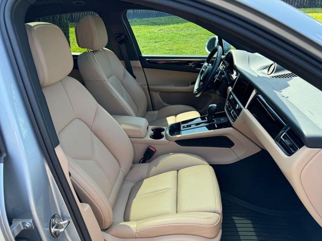 2023 porsche macan base (pdk)