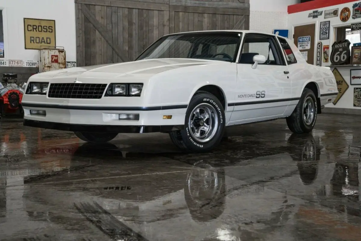 *showroom condition* - 1984 monte carlo ss