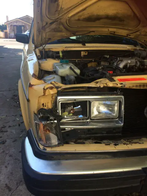1982 volvo 244 dl, damaged but running with great potential!