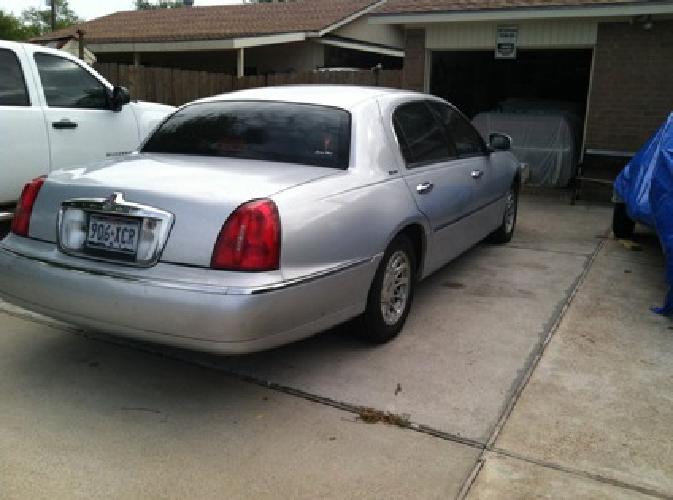 1998 lincoln town car in houston, tx