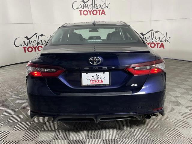 2022 toyota camry se