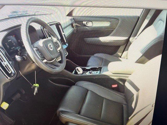 2024 volvo xc40 b5 plus bright theme