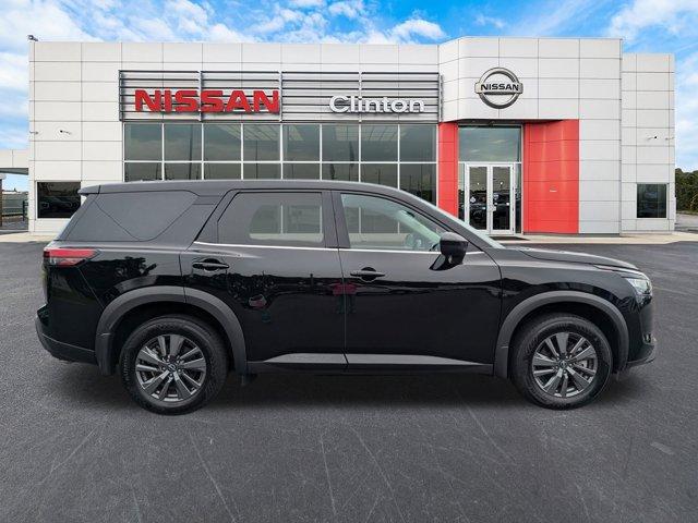 2023 nissan pathfinder s