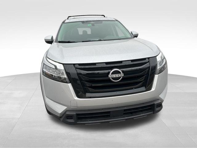 2022 nissan pathfinder sv