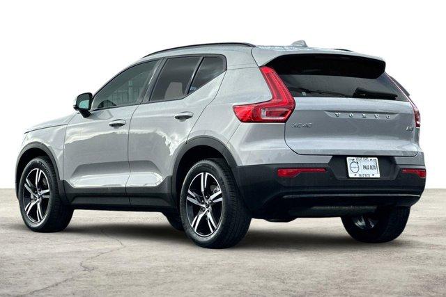 2024 volvo xc40 b5 core
