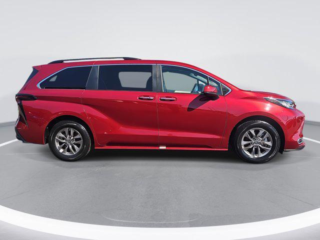 2023 toyota sienna xle 8 passenger