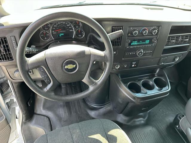 2022 chevrolet express 2500 rwd 2500 regular wheelbase wt