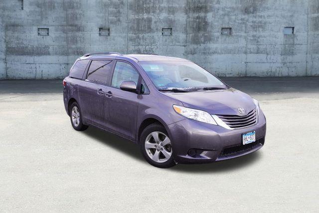 2017 toyota sienna l