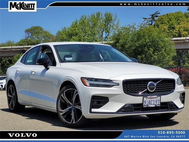 2024 volvo s60 b5 core dark theme