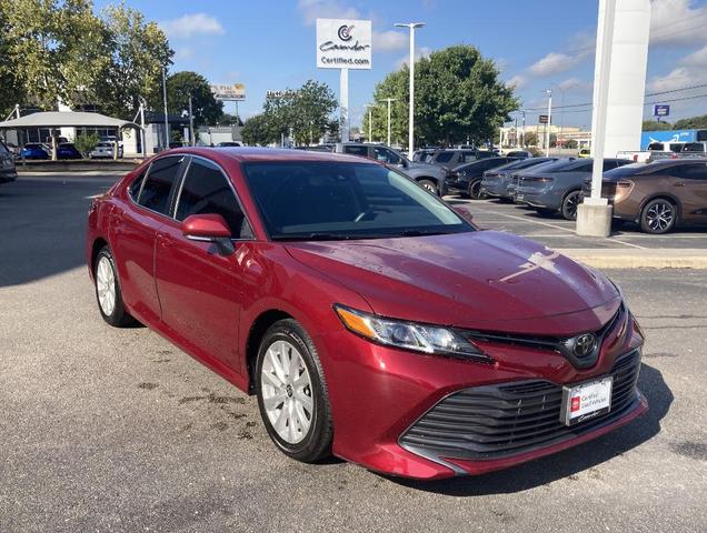 2020 toyota camry le