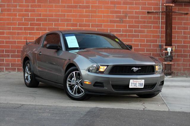 2010 ford mustang base