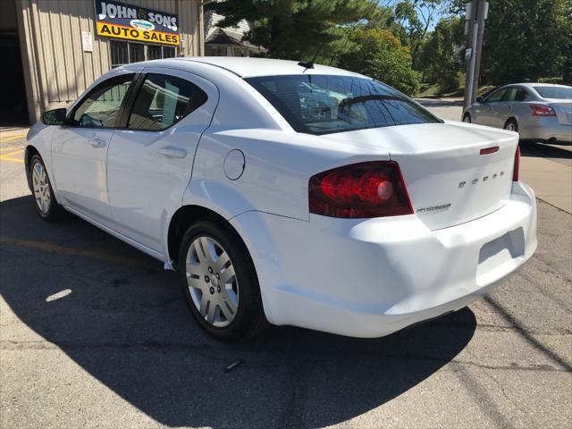 2012 dodge avenger se