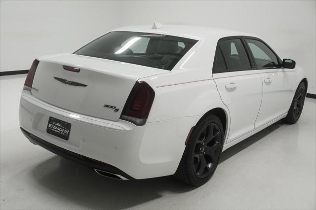 2021 chrysler 300 s
