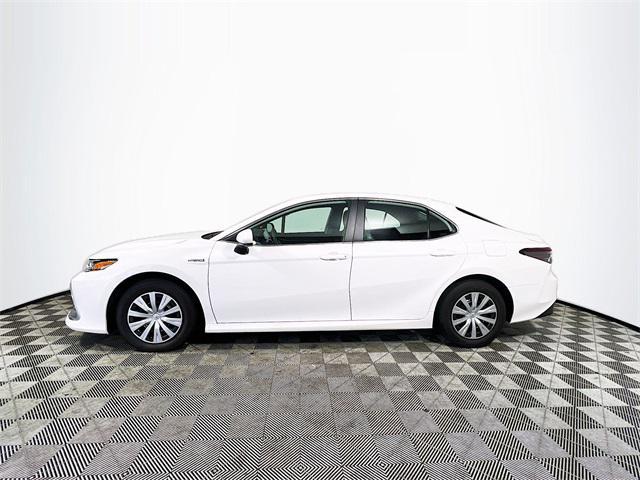 2021 toyota camry le
