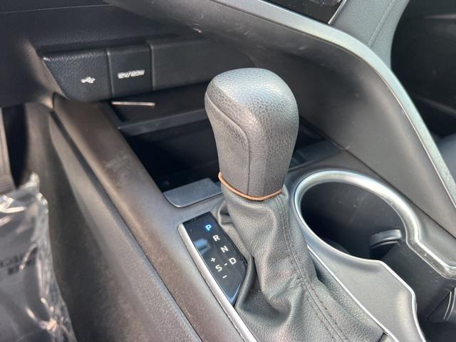 2022 toyota camry le